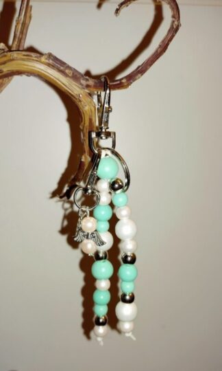 Avaimenperä enkeli- ja sydänkoristeella