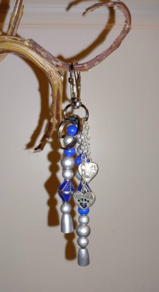 Avaimenperä sydänkoristeilla