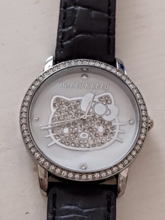 Upea uusi Hello Kitty -rannekello